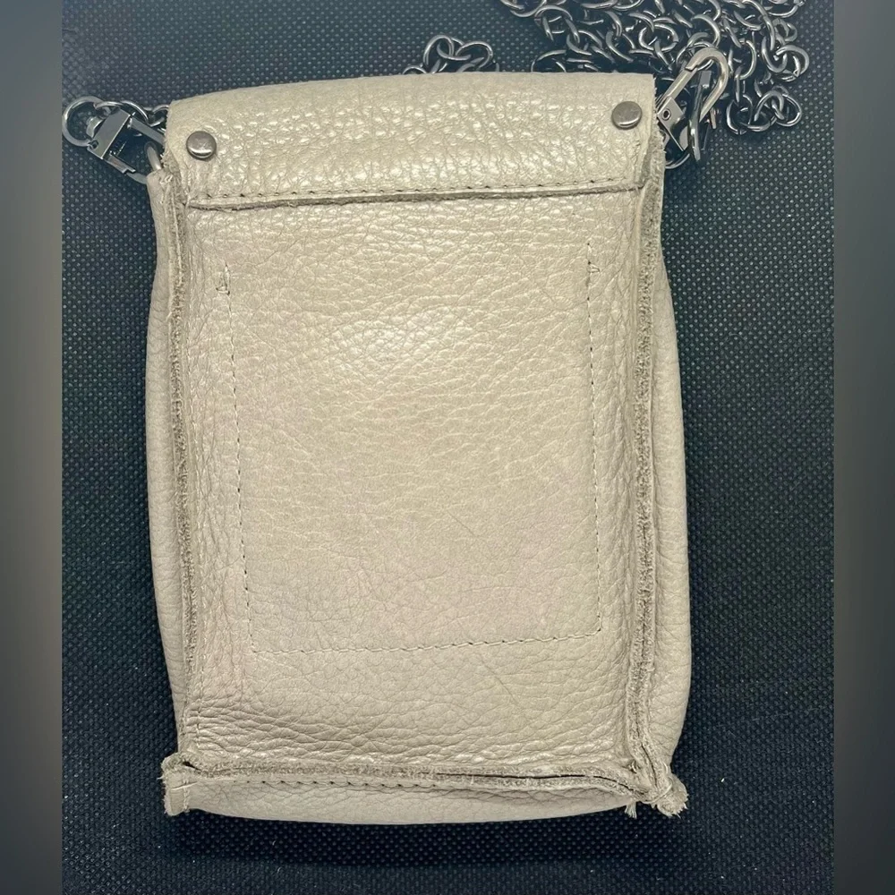 EvokeWomen Leather Cellphone bag